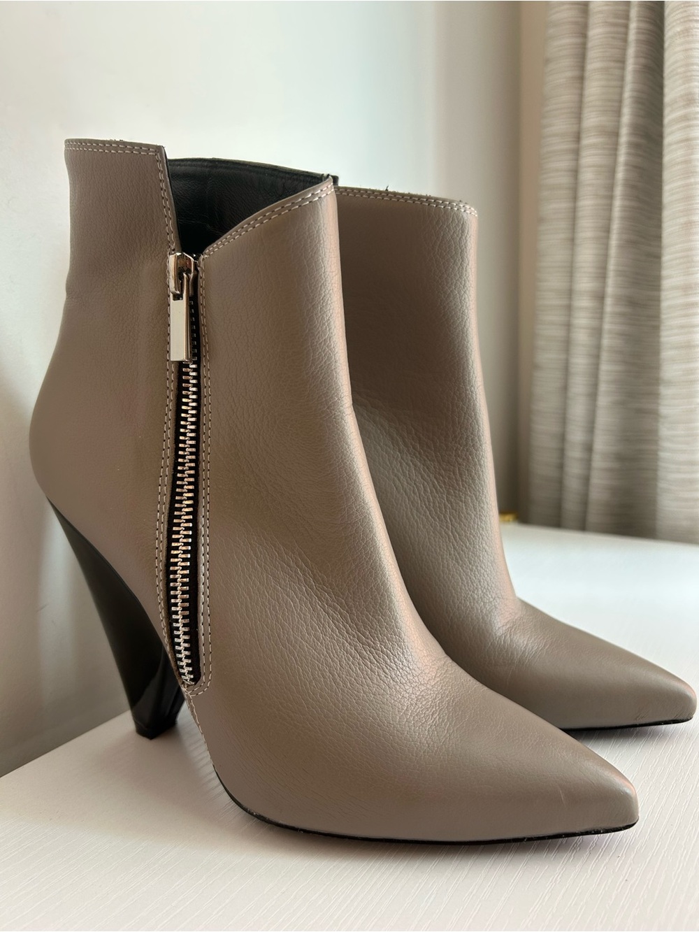 YSL Saint Laurent Paris Grey Leather Ankle Booties EU 35 Made in Italy - Picture 2 of 16